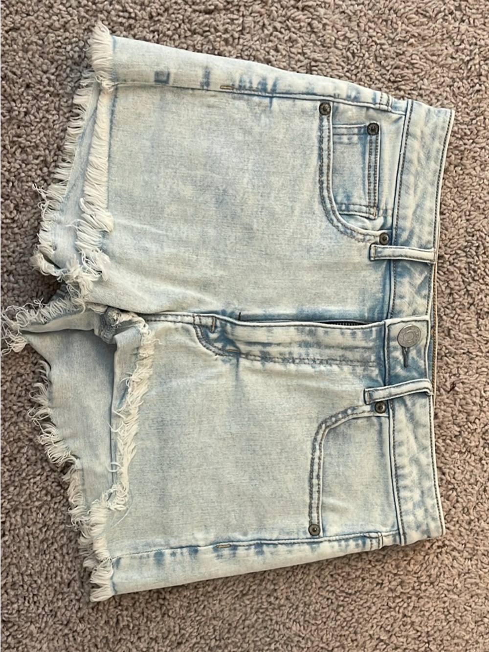 Light Wash Frayed Hem Women's Denim American Eagle Shorts, 6